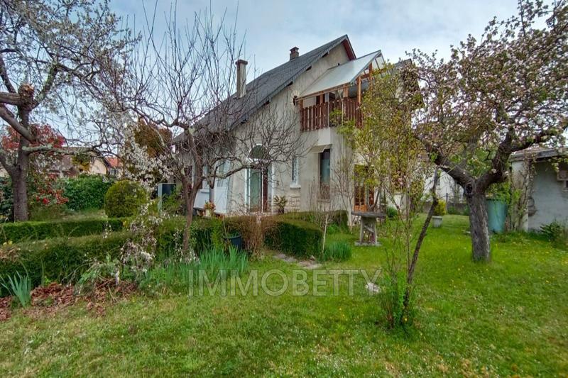 Maison - 210 m² - 8 pièces