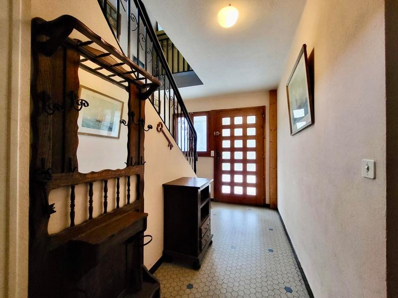 Maison - 241 m² - 9 pièces