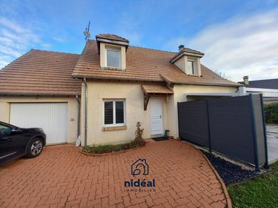 Maison traditionnelle - 114 m² - 6 pièces