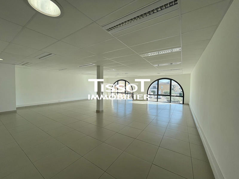 Bureau - 84 m² - 1 pièce