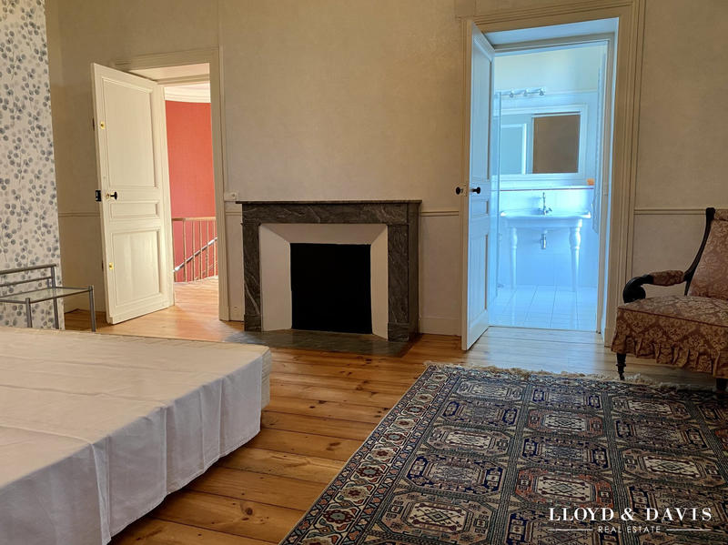 Château - 520 m² - 15 pièces