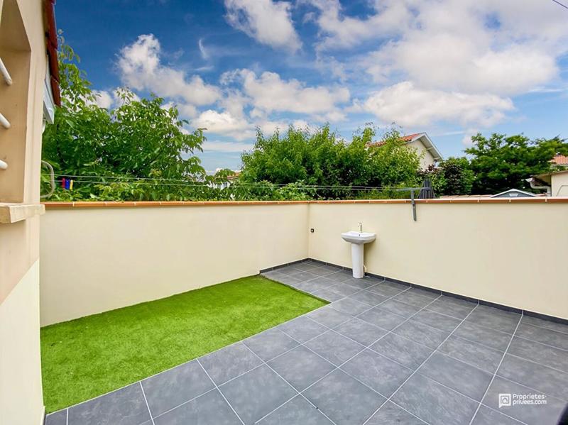 Maison - 90 m² - 5 pièces