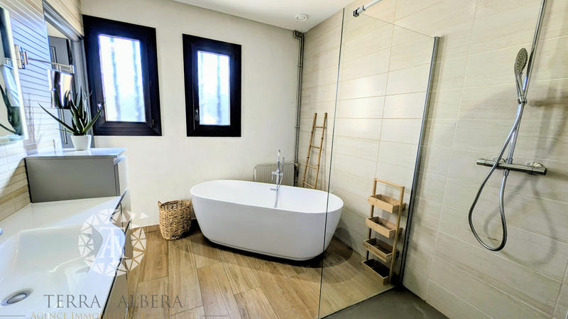 Maison - 165 m² - 5 pièces