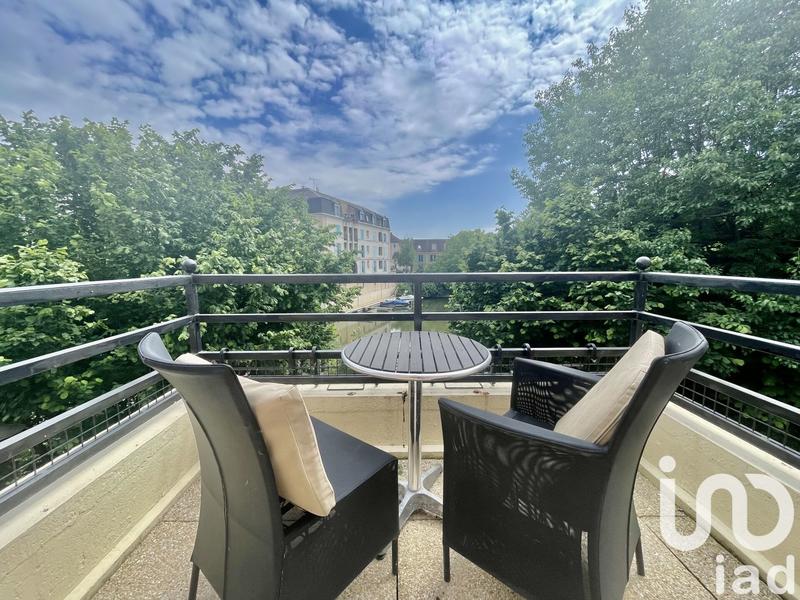 Maison - 213 m² - 8 pièces