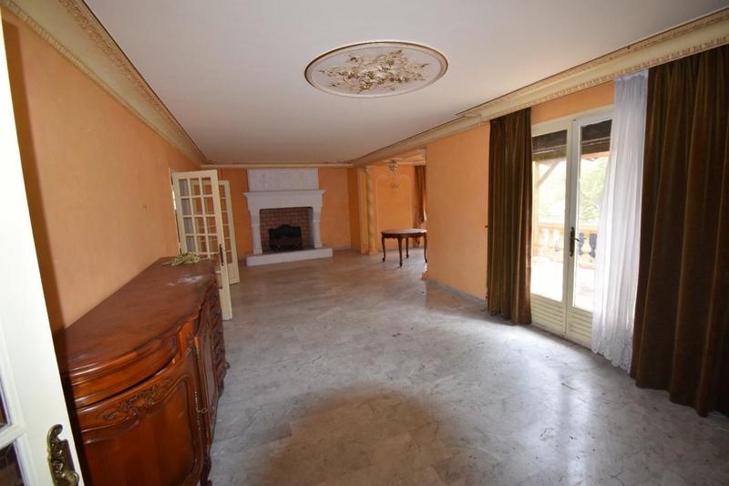 Maison - 230 m² - 5 pièces