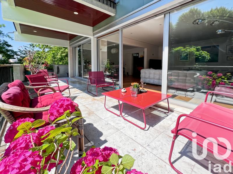 Appartement - 206 m² - 9 pièces