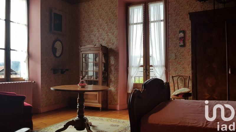 Maison - 250 m² - 10 pièces