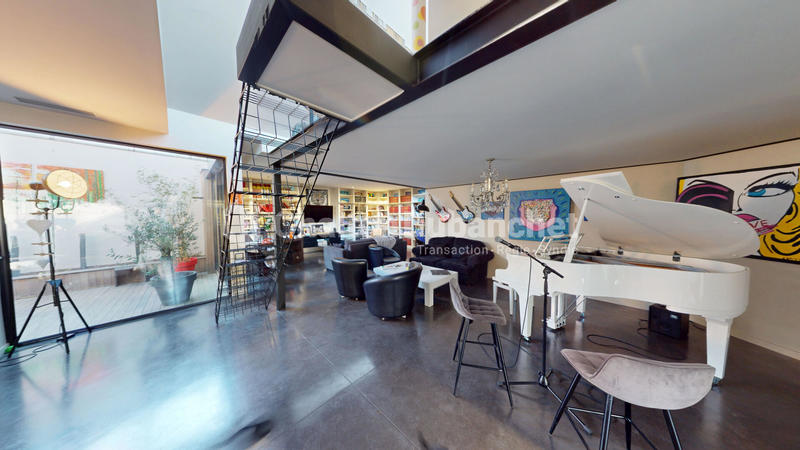 Loft - 396 m² - 8 pièces