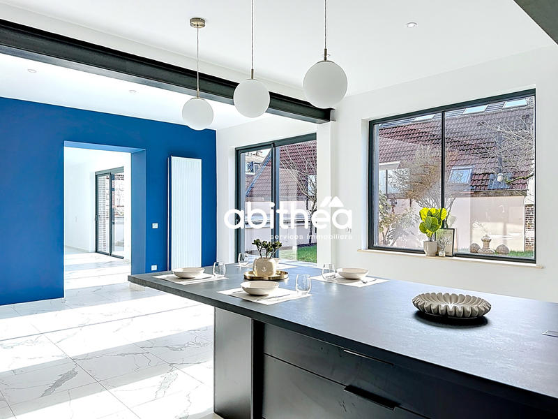 Maison - 223 m² - 8 pièces