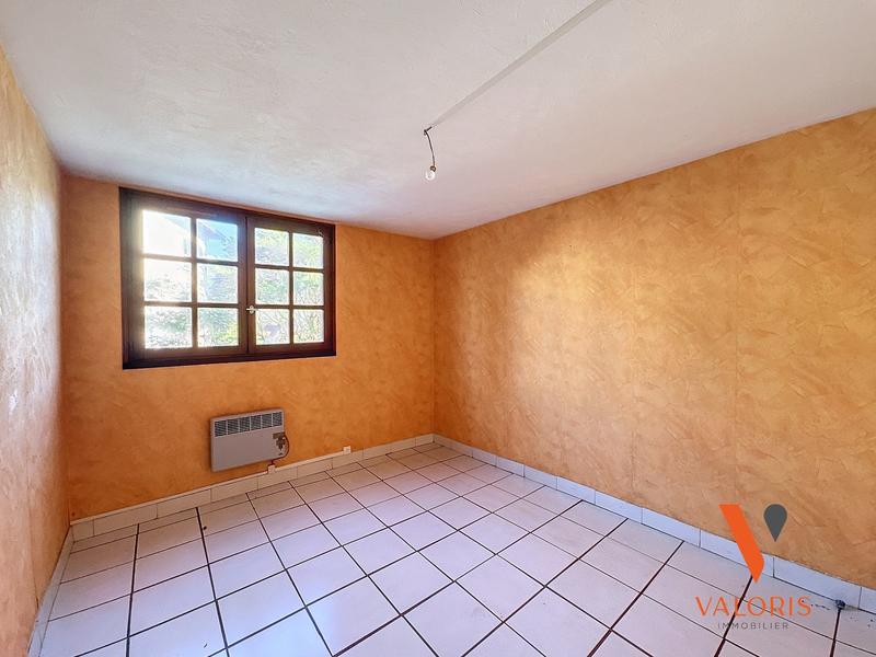 Maison - 201 m² - 7 pièces