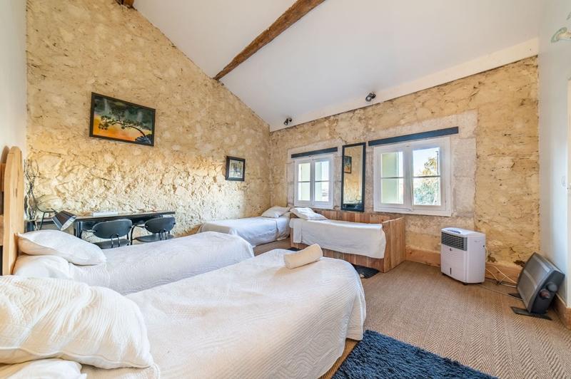 Maison - 480 m² - 13 pièces