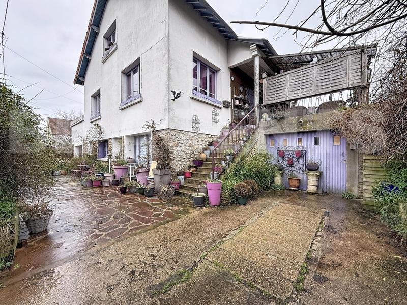 Maison - 190 m² - 8 pièces