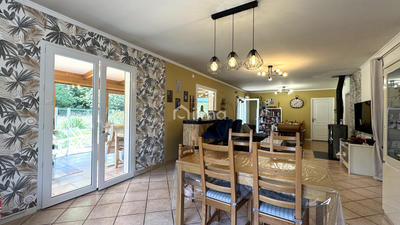 Maison - 202 m² - 6 pièces