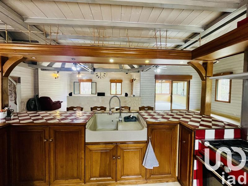 Maison - 337 m² - 12 pièces