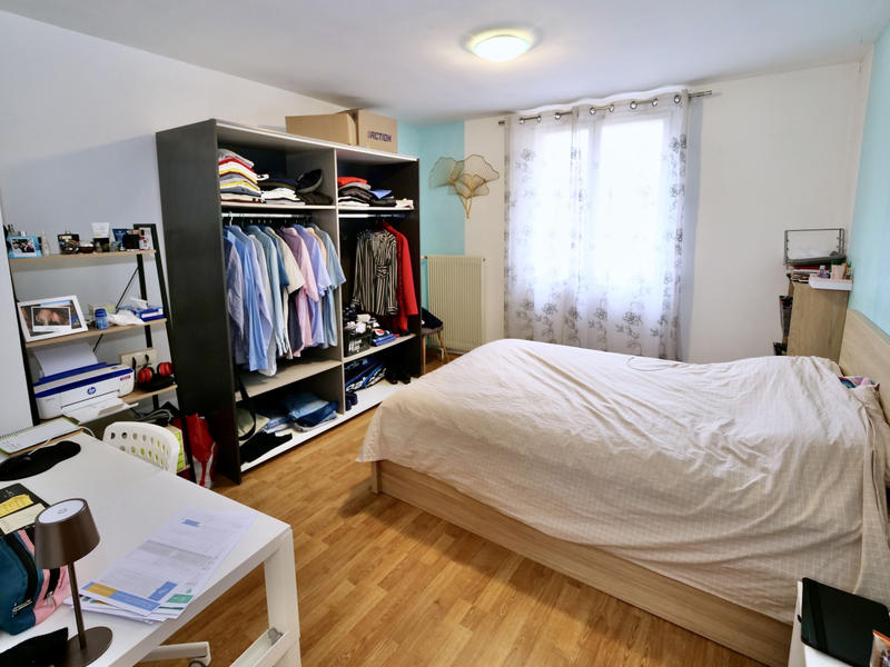 Maison - 184 m² - 9 pièces