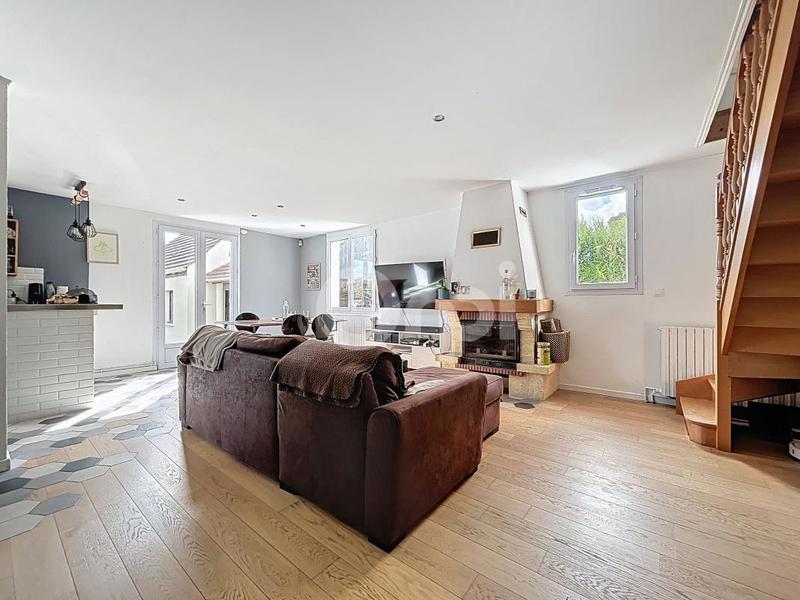 Maison - 104 m² - 6 pièces