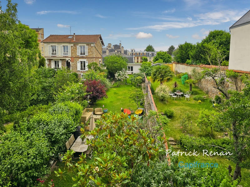 Maison bourgeoise - 237 m² - 9 pièces