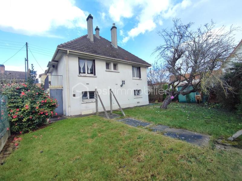 Maison traditionnelle - 80 m² - 4 pièces