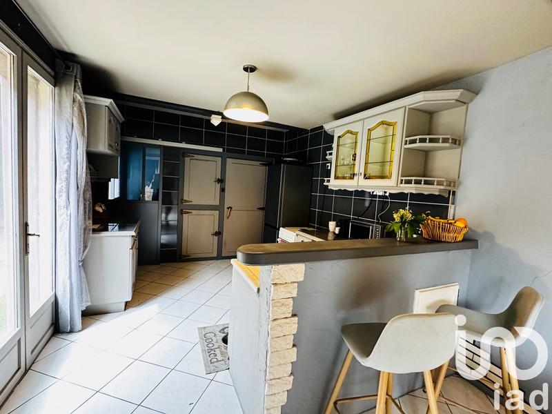 Maison - 202 m² - 7 pièces