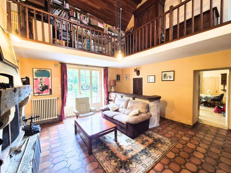 Maison - 252 m² - 9 pièces