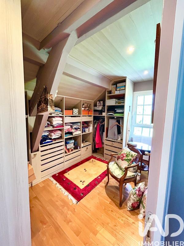 Maison - 313 m² - 9 pièces