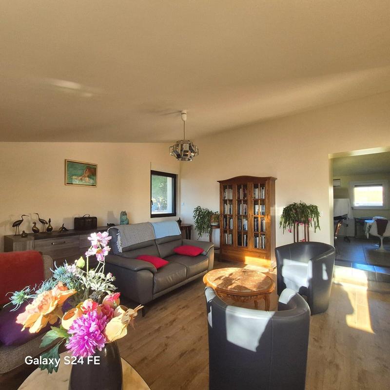 Villa - 201 m² - 10 pièces