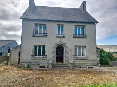 Maison - 140 m² - 9 pièces