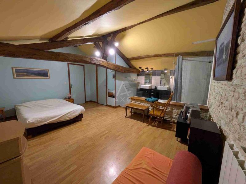 Maison de village - 285 m² - 7 pièces