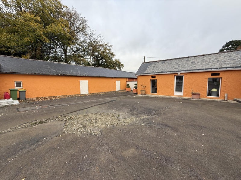 Maison - 214 m² - 7 pièces