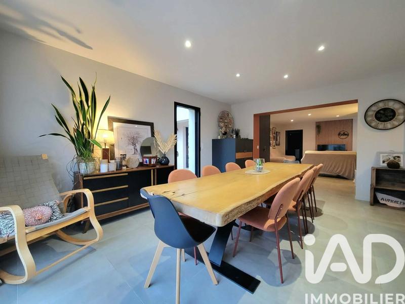 Maison - 200 m² - 5 pièces