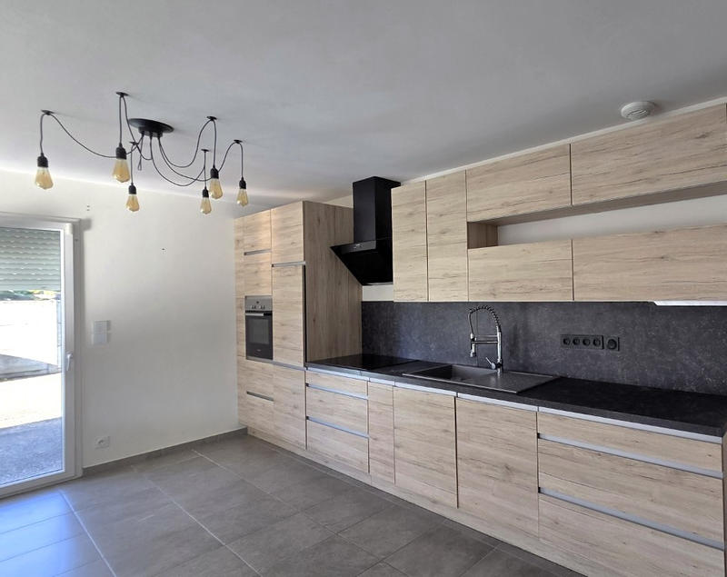 Maison - 99 m² - 4 pièces