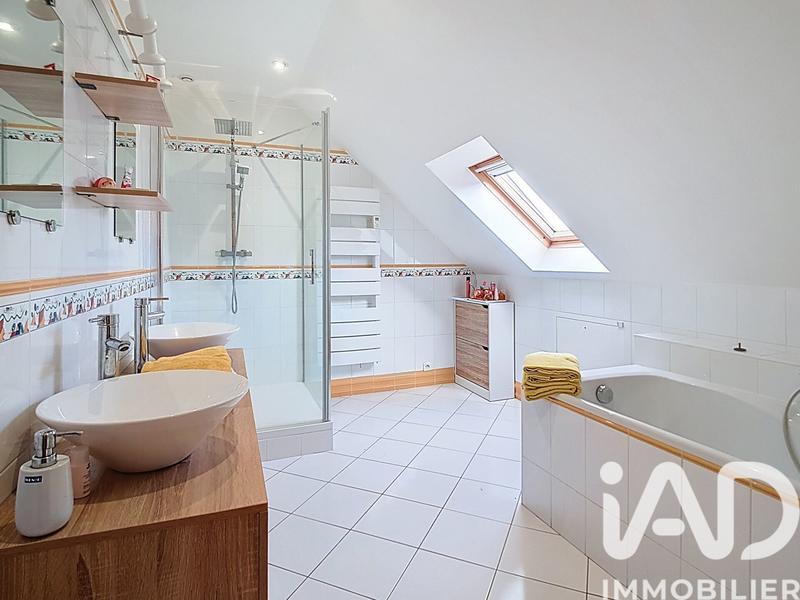 Maison - 193 m² - 8 pièces