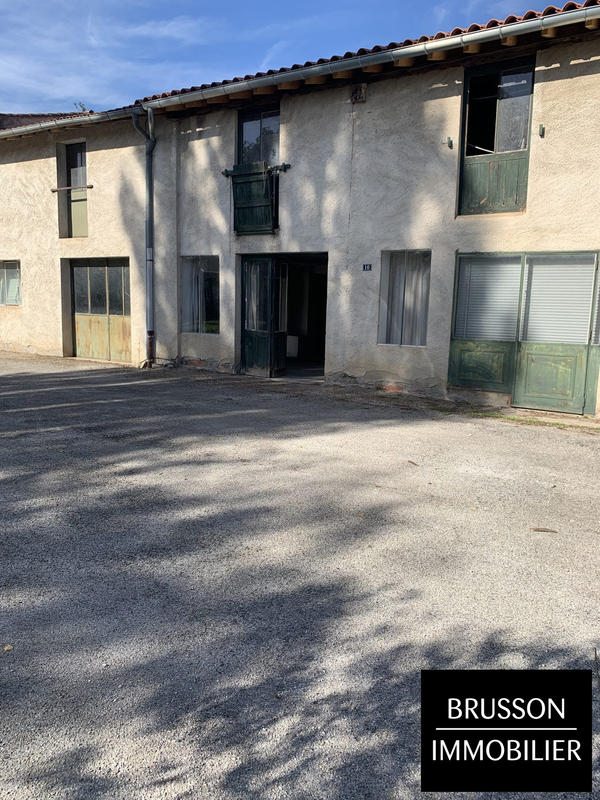 Appartement - 360 m² - 2 pièces