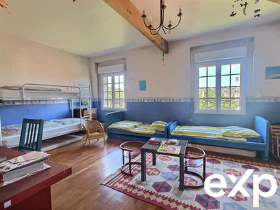 Maison - 240 m² - 10 pièces