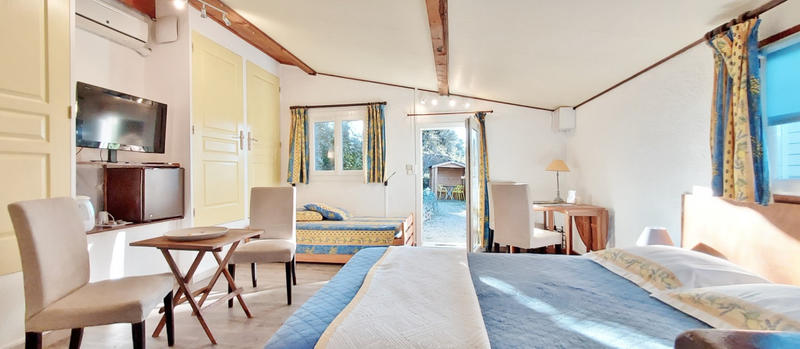 Maison - 480 m² - 16 pièces