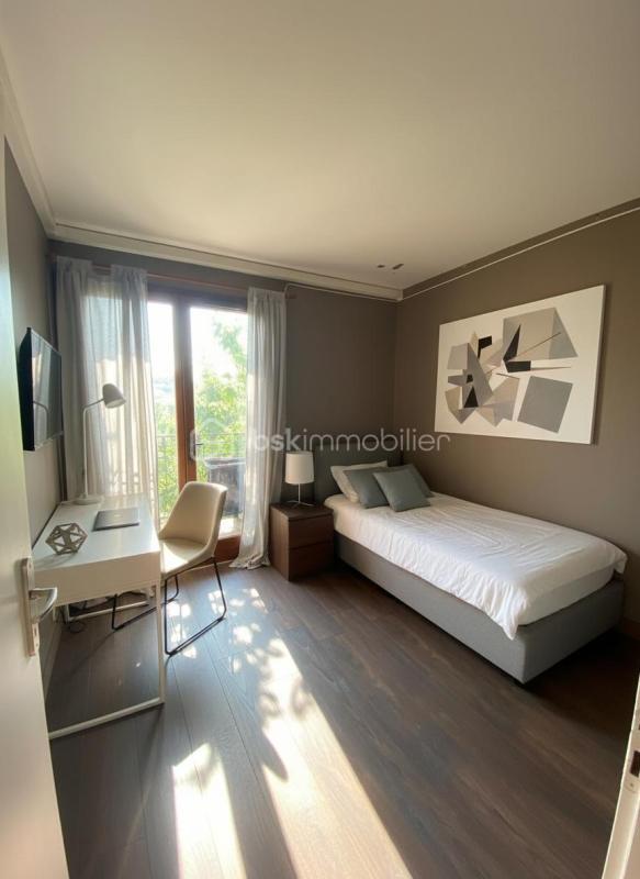 Appartement - 85 m² - 4 pièces