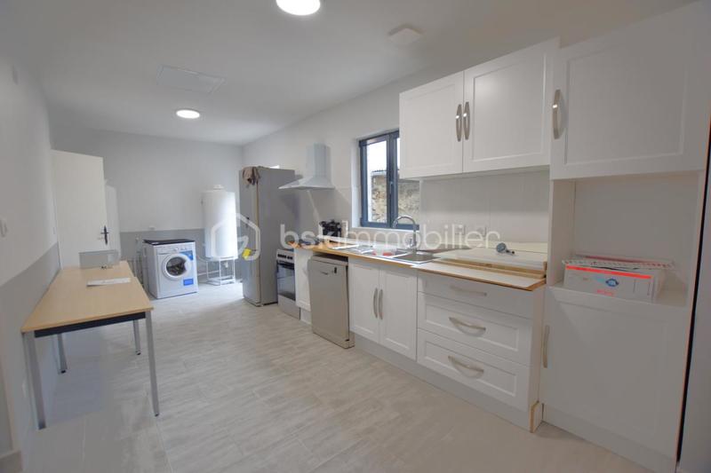 Maison - 210 m² - 8 pièces