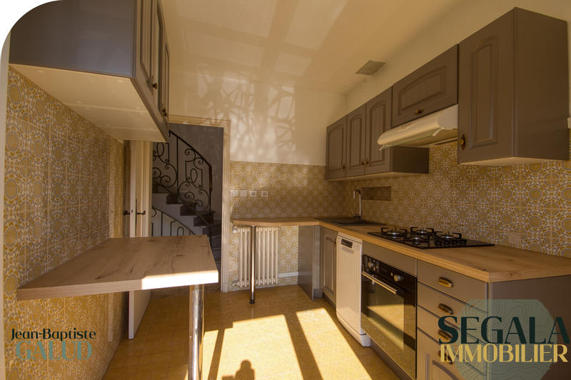 Appartement - 92 m² - 5 pièces