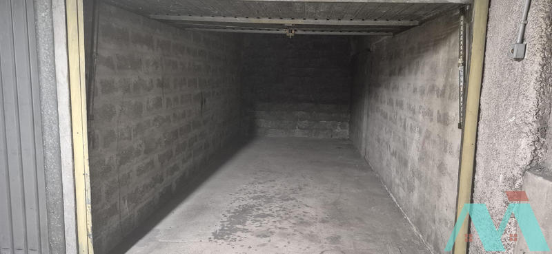 Parking / Garage - 18 m²