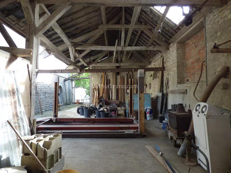 Maison - 310 m² - 11 pièces