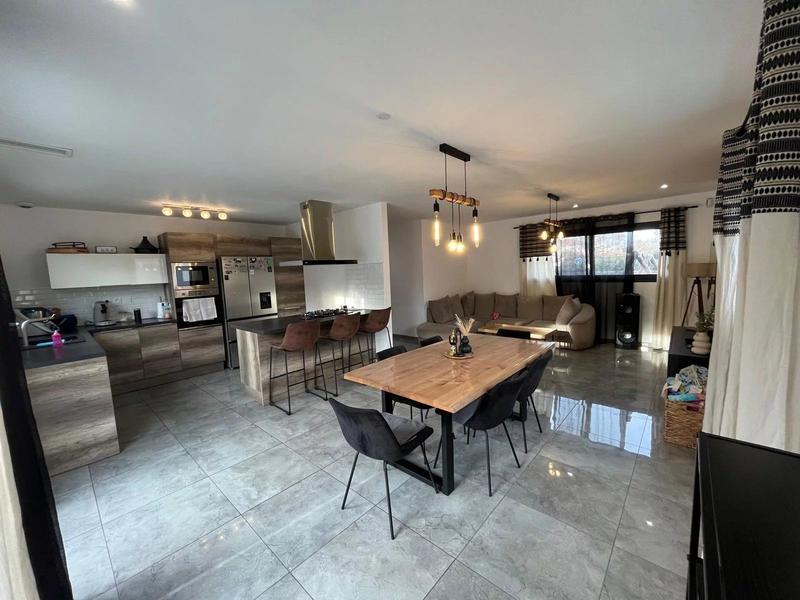 Maison - 125 m² - 5 pièces