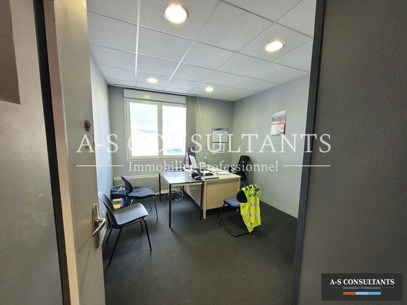 Local d'activité / Entrepôt - 2 900 m²