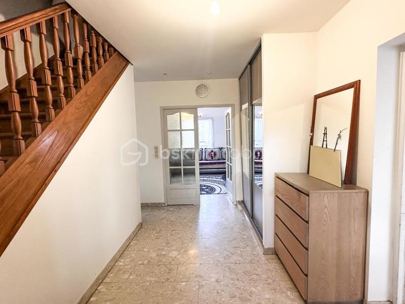 Maison traditionnelle - 183 m² - 8 pièces