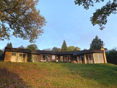 Maison - 168 m² - 9 pièces