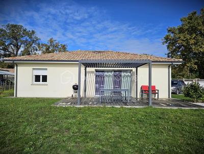 Maison - 80 m² - 4 pièces