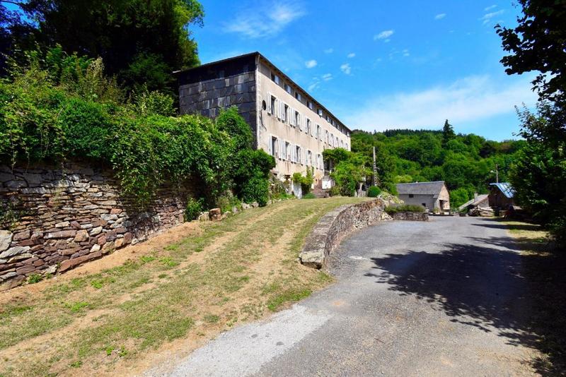 Maison - 328 m² - 12 pièces