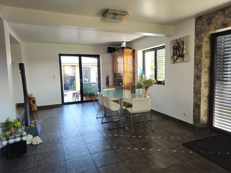 Maison - 208 m² - 7 pièces