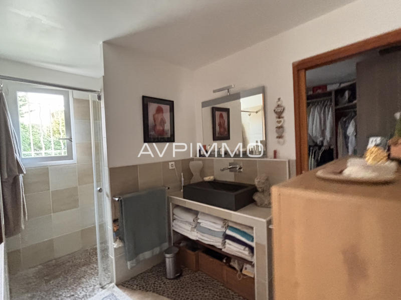 Villa - 200 m² - 5 pièces