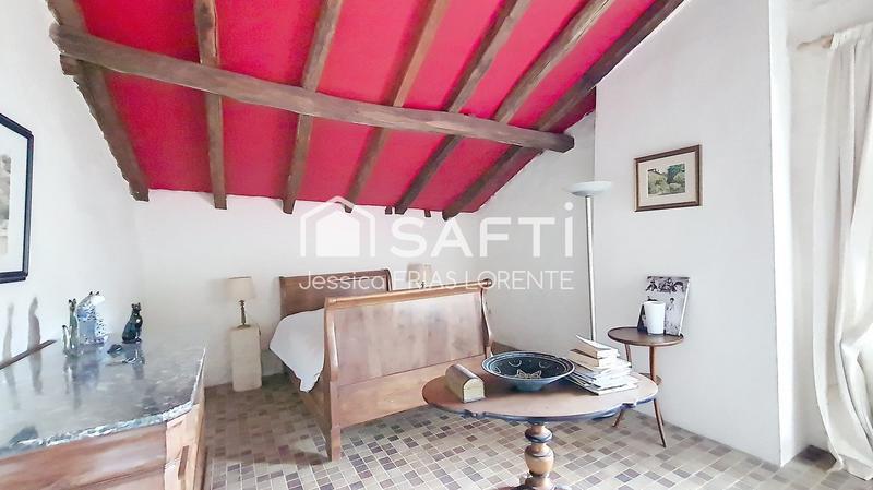 Maison - 334 m² - 10 pièces