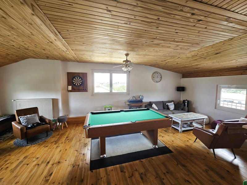 Maison - 183 m² - 10 pièces